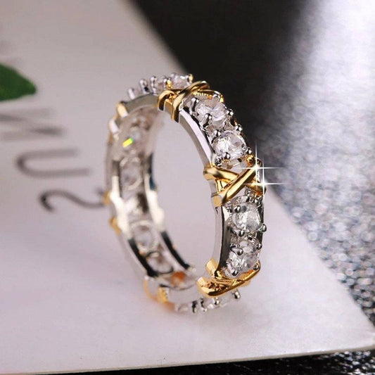 Luxury Sparkling Zirconia Crossover Ring Women's Fashion Simple Circle Ring
